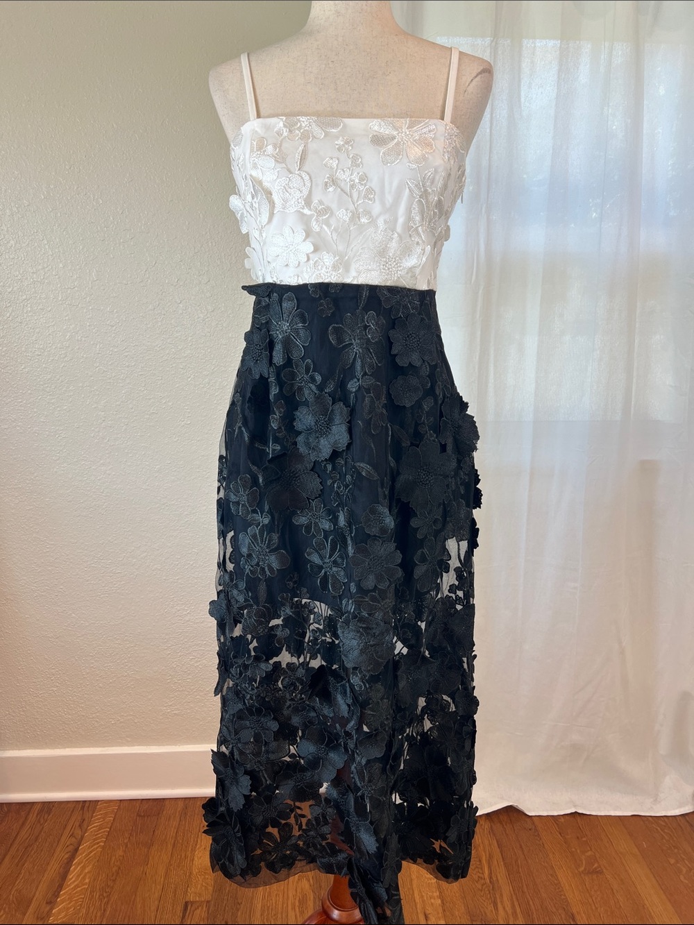 Endless Rose White and Black Floral Lace Appliqué Midi Dress. Size S. NWT